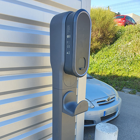 Installation borne de recharge voiture électrique entreprise Wolkswagen